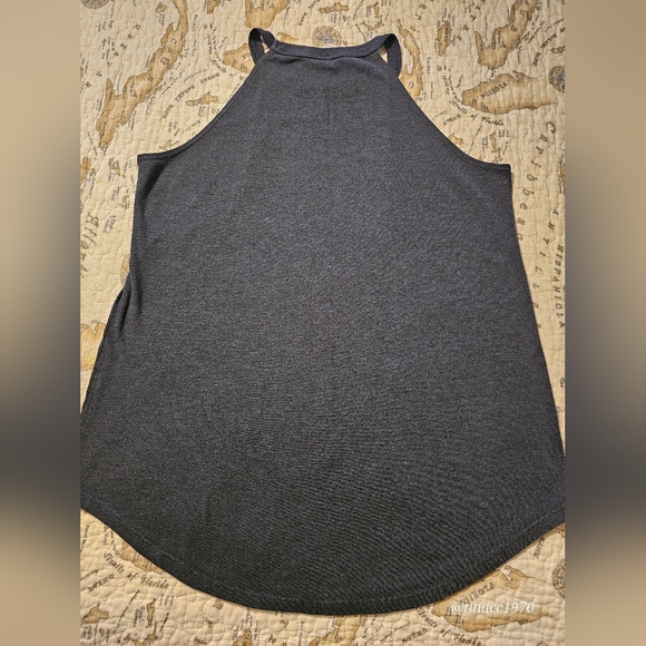 Old Lady Gains halter tank - Picture 3 of 4